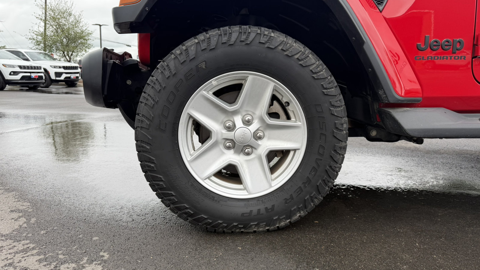 Certified 2021 Jeep Gladiator Sport AWD/4WD image 29