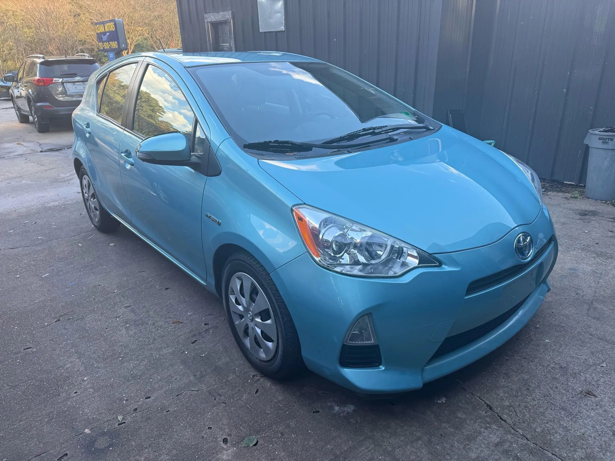 Used 2013 Toyota Prius C Three image 3