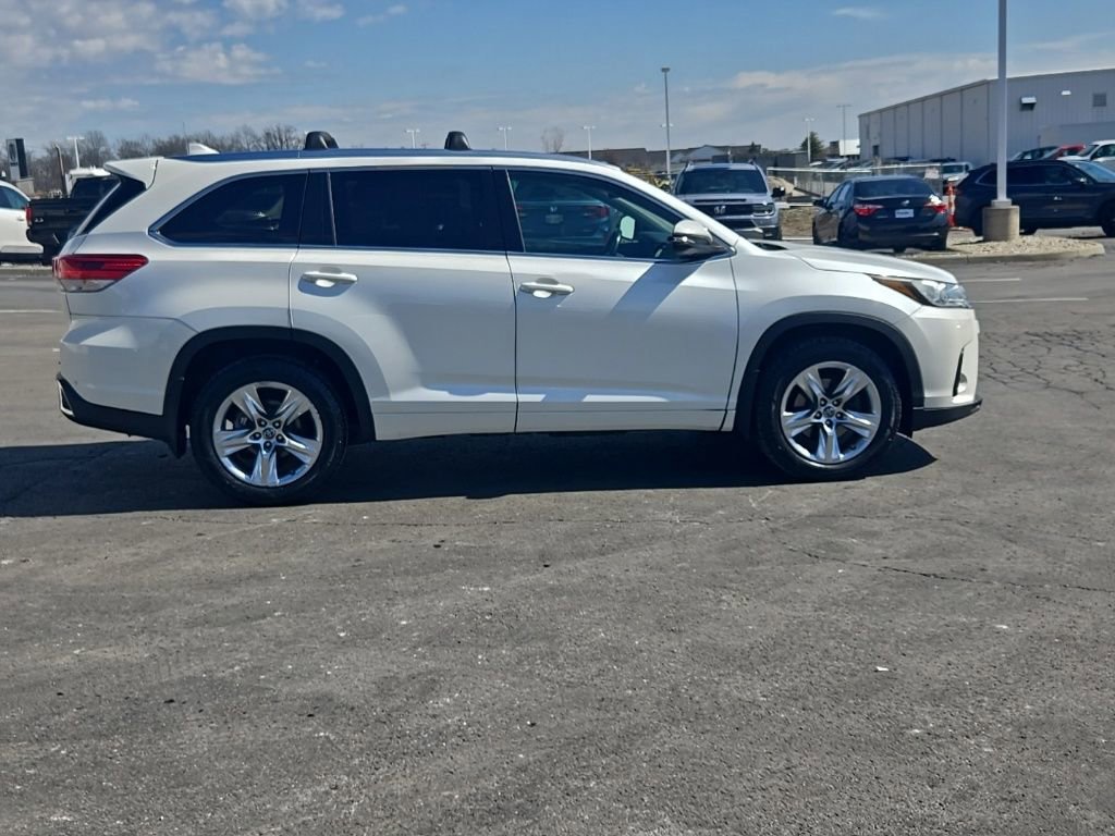 Used 2018 Toyota Highlander Limited image 9
