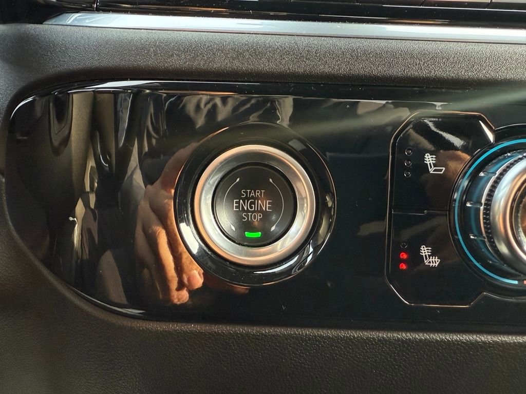 Used 2024 GMC Sierra 1500 SLT image 23