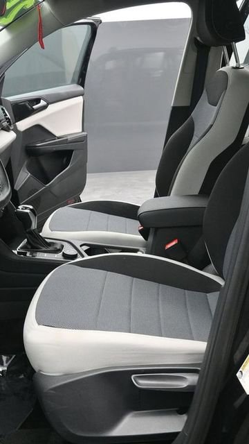 Used 2025 Volkswagen Taos S AWD/4WD image 16