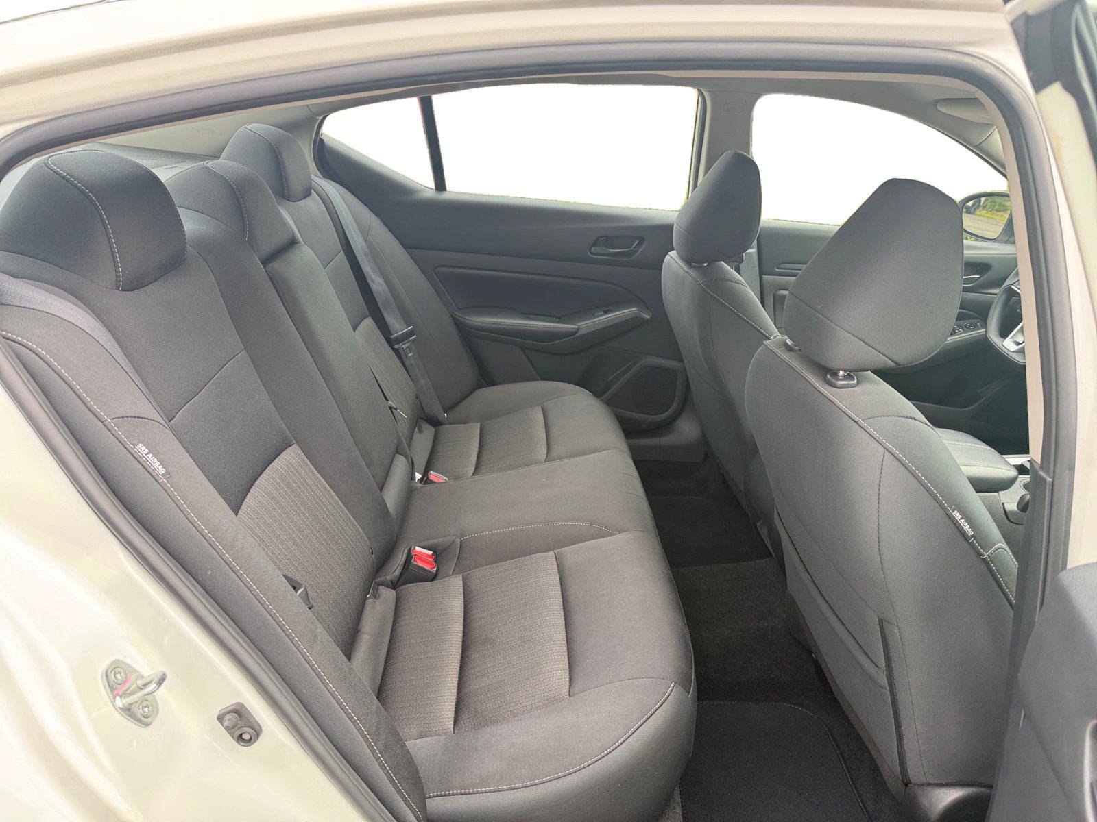 Used 2025 Nissan Altima 2.5 SV FWD image 23