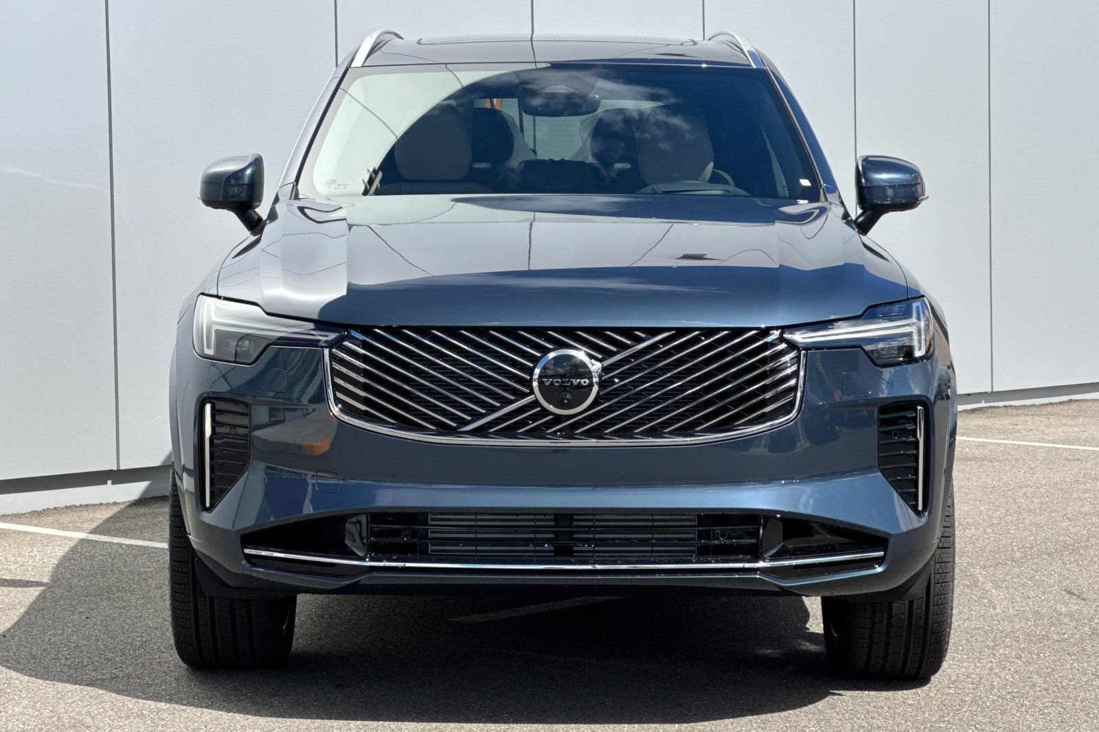 New 2026 Volvo XC90 T8 Ultra w/ Protection Package AWD/4WD image 8
