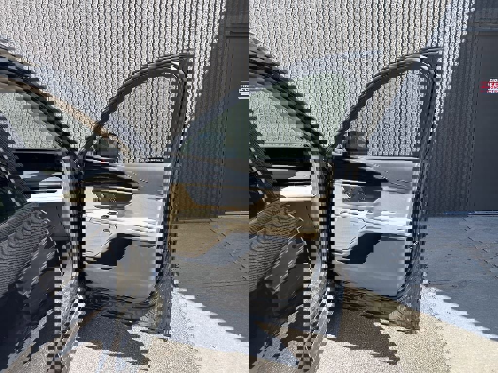 Used 2025 Lincoln Nautilus Reserve AWD/4WD image 21