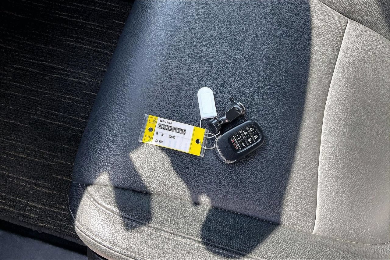 Used 2025 Honda Odyssey EX-L image 32
