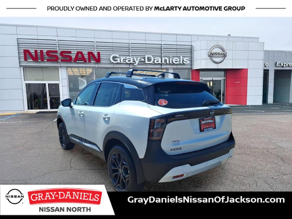 New 2027 Nissan Kicks SR FWD image 5