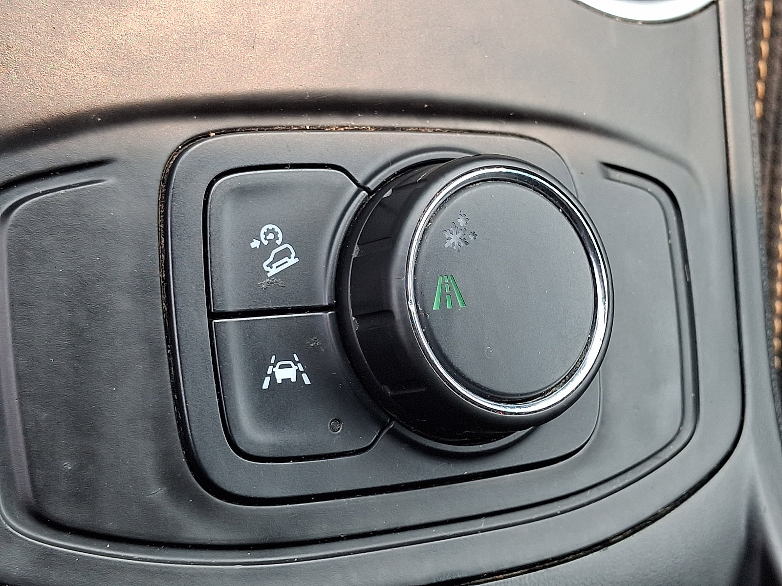 Used 2020 GMC Terrain SLE FWD image 24