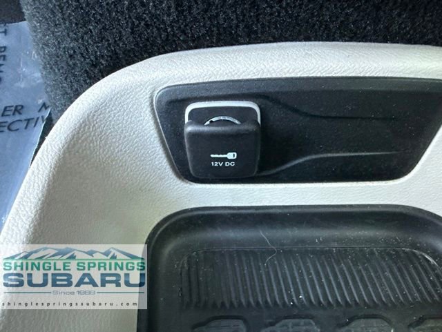 Used 2023 Chrysler Pacifica Touring-L FWD image 35