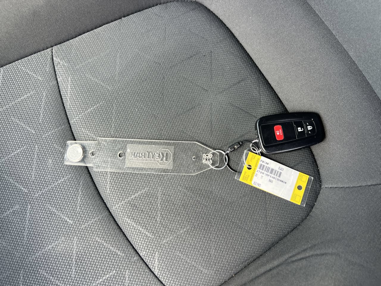 Used 2025 Toyota RAV4 XLE FWD image 37