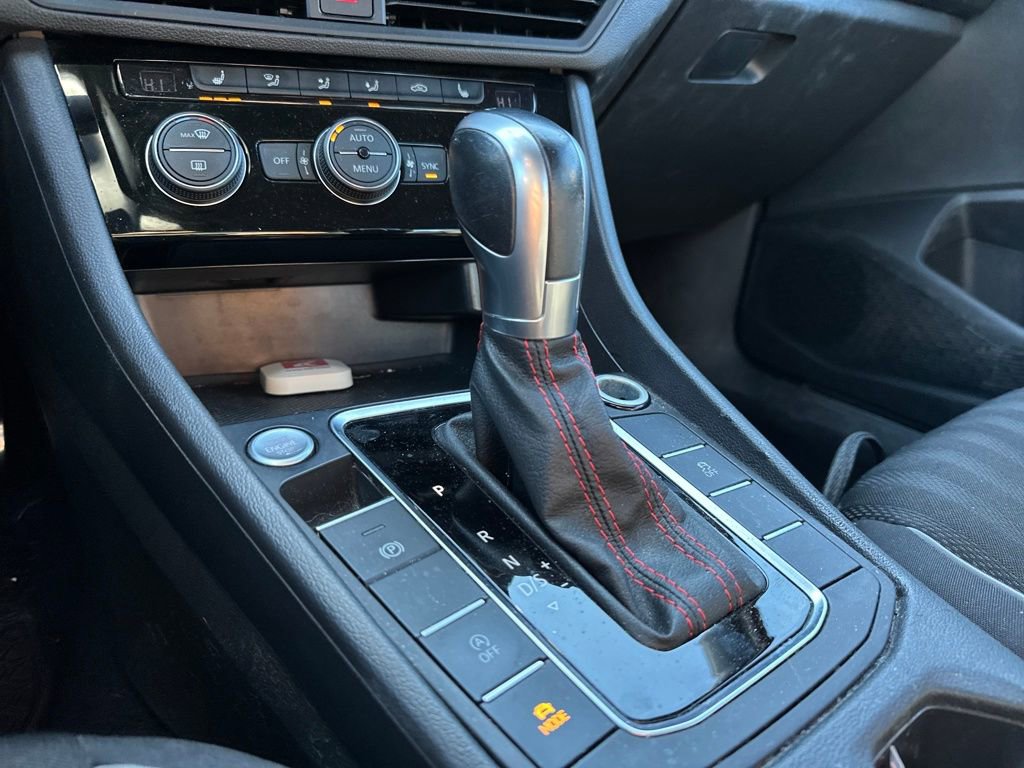 Used 2019 Volkswagen Jetta GLI image 18