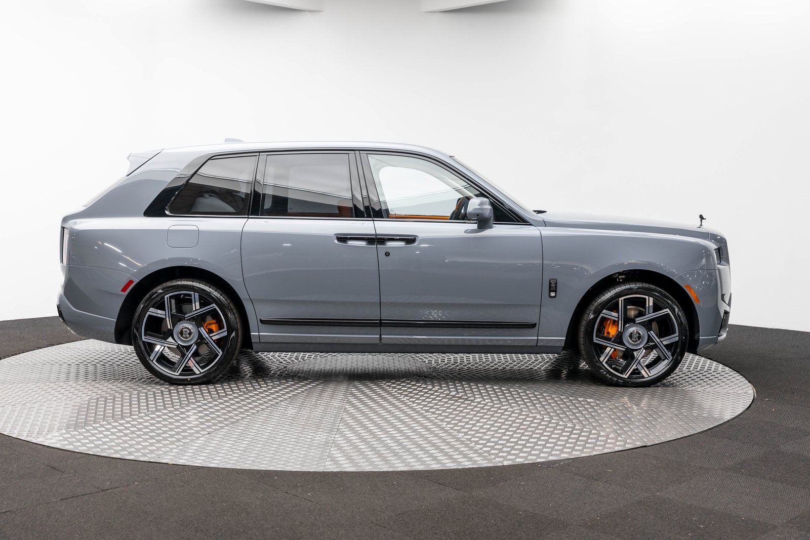 New 2026 Rolls-Royce Cullinan Black Badge image 50