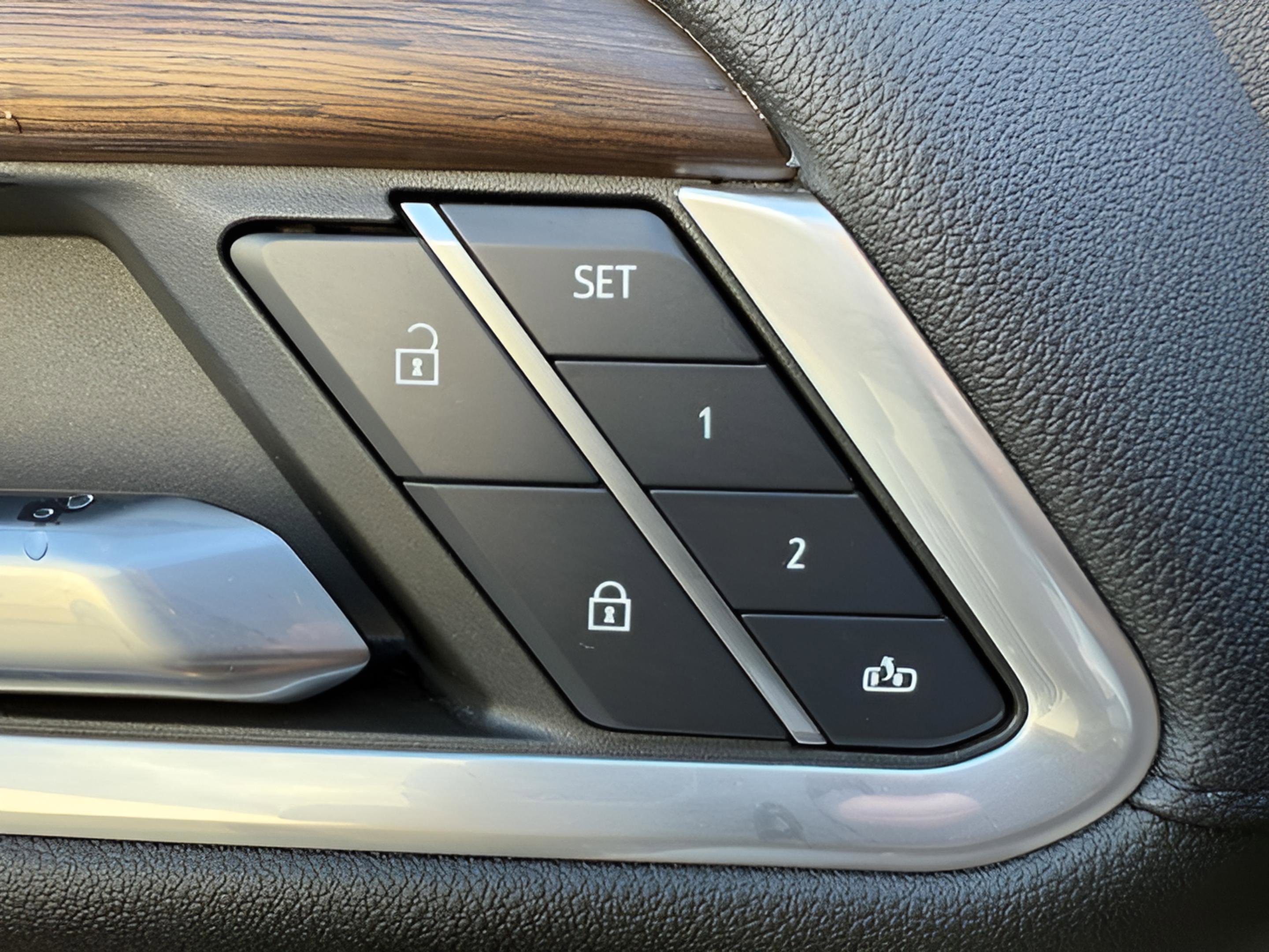 Certified 2024 Chevrolet Silverado 2500 High Country w/ High Country Premium Package image 25