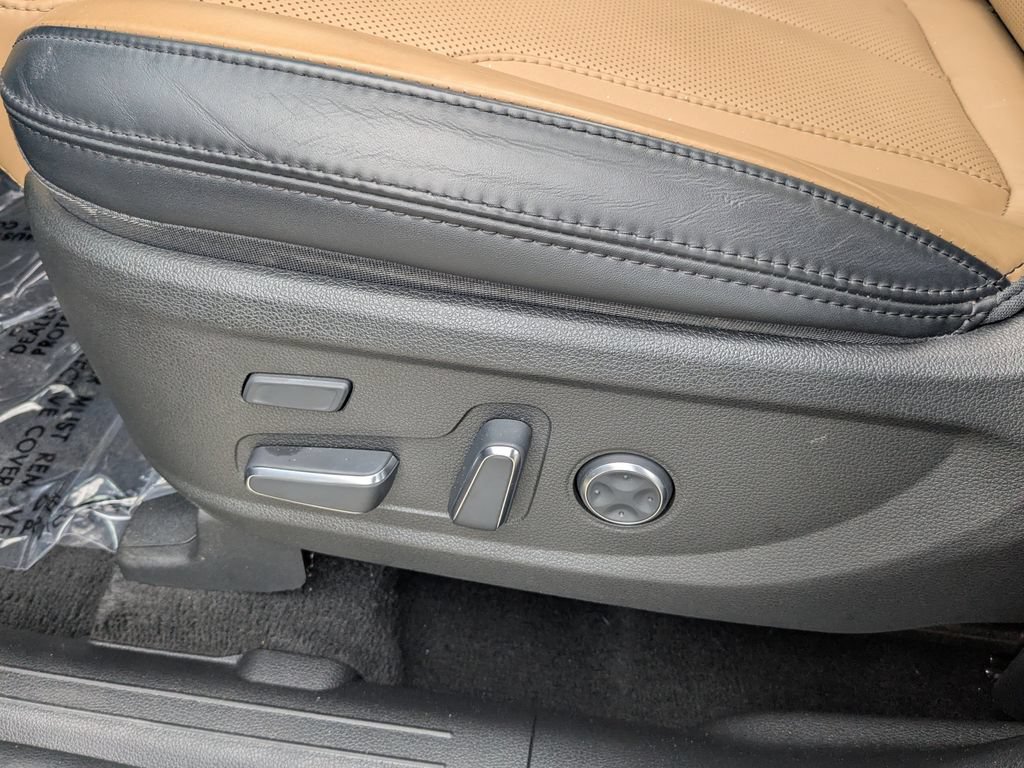 Used 2023 Hyundai Santa Fe Calligraphy FWD image 8