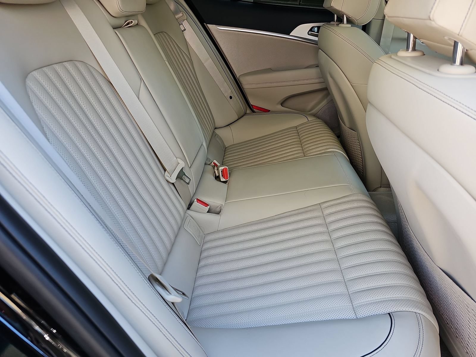 Certified 2026 Genesis G70 2.5T RWD image 17
