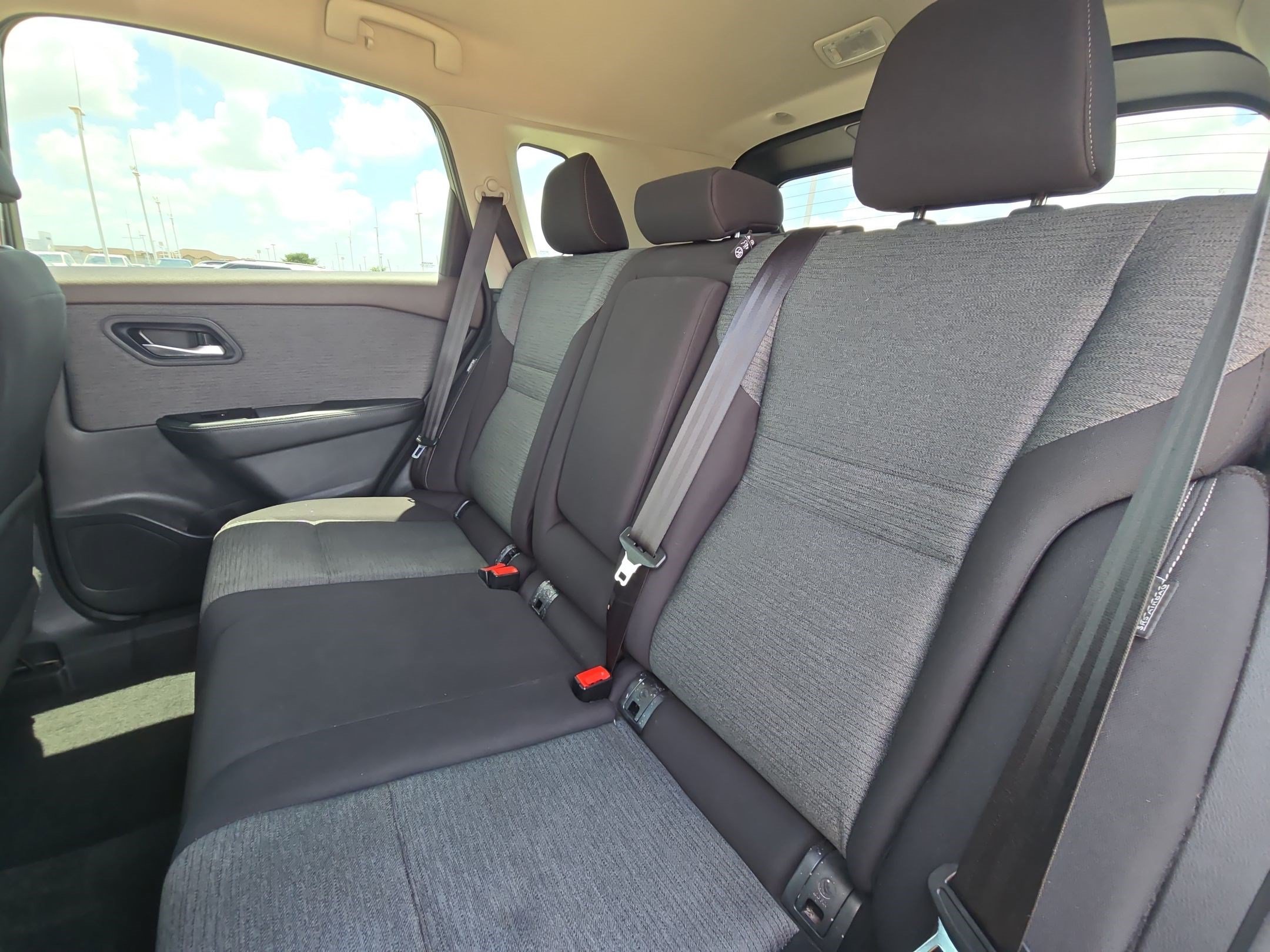 Used 2023 Nissan Rogue SV FWD image 28