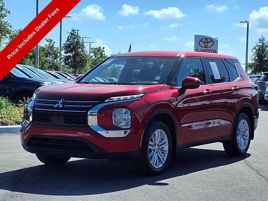 Used 2024 Mitsubishi Outlander ES FWD image 3