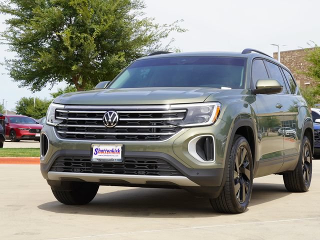 Used 2026 Volkswagen Atlas SE FWD image 2