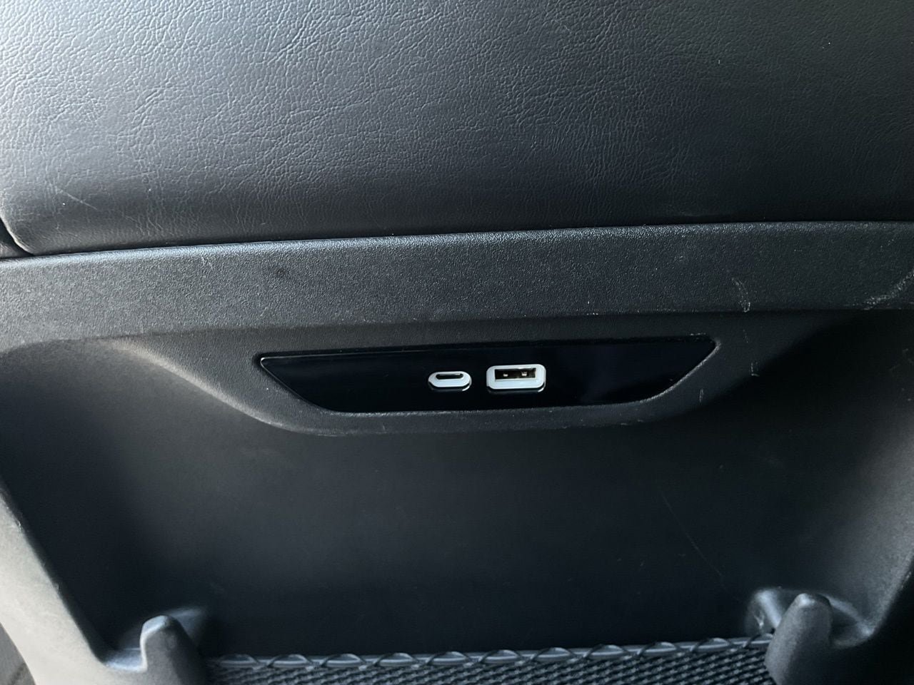Used 2024 Chrysler Pacifica Touring-L FWD image 11