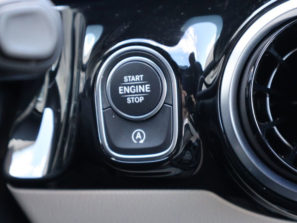 Certified 2025 Mercedes-Benz GLA 250 4MATIC image 28