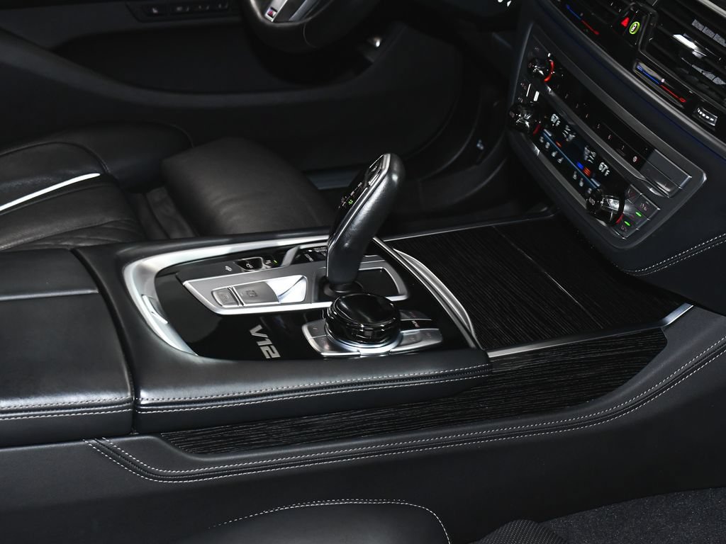 Used 2022 BMW M760i xDrive w/ Luxury Rear Seating Package AWD/4WD image 78