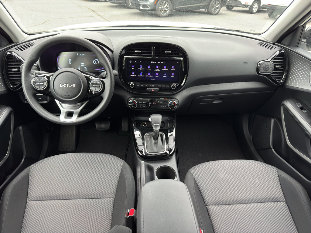 Certified 2025 Kia Soul S FWD image 9