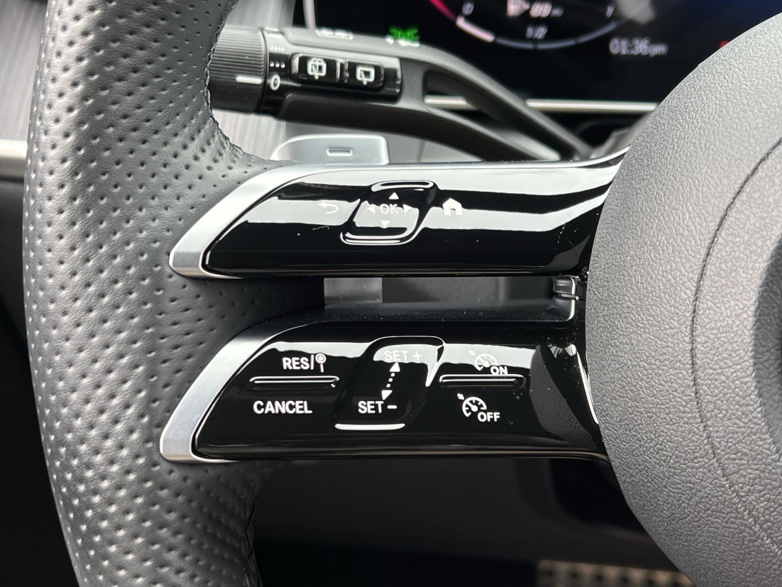 Certified 2025 Mercedes-Benz GLC 300 4MATIC image 30