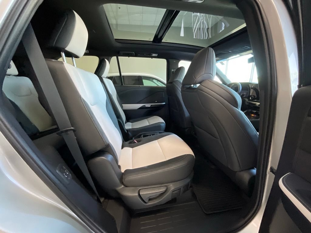 Used 2025 Lexus TX 500h AWD w/ Technology Package image 22