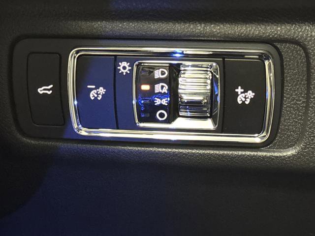 Used 2025 Lincoln Corsair Reserve image 24