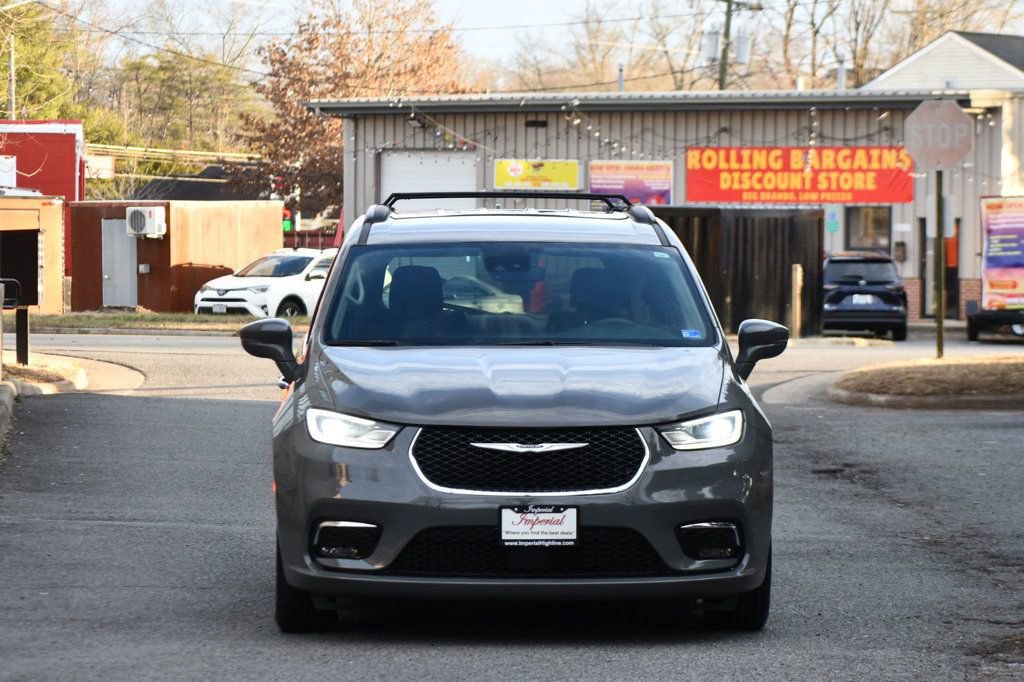 Used 2022 Chrysler Pacifica Touring-L image 2