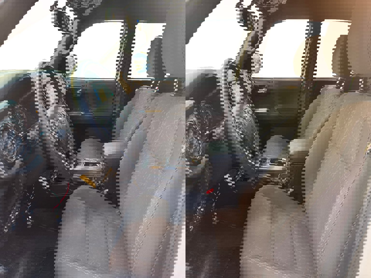 Used 2017 Toyota Tacoma TRD Off-Road image 10