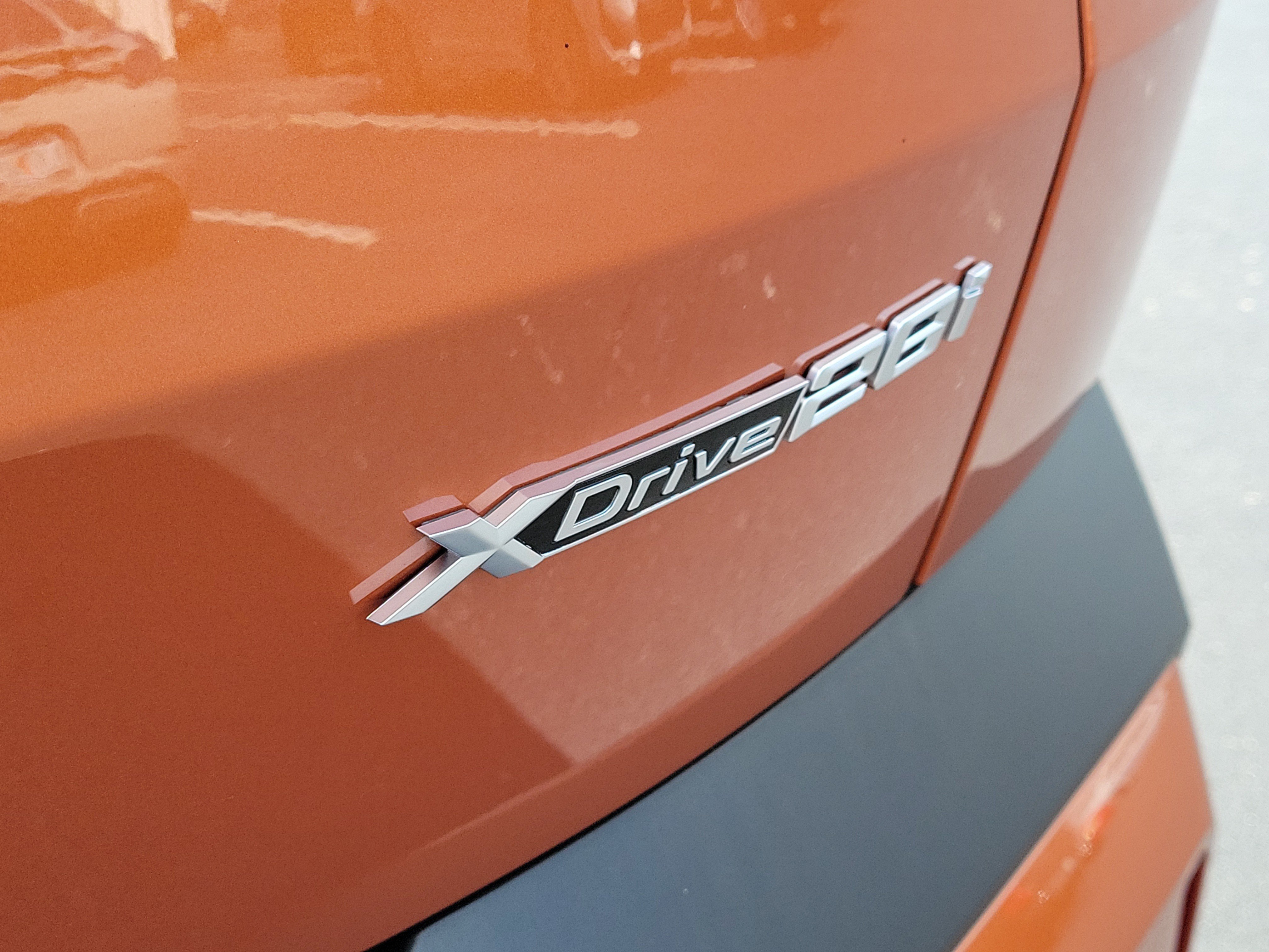 Used 2024 BMW X2 xDrive28i AWD/4WD image 6