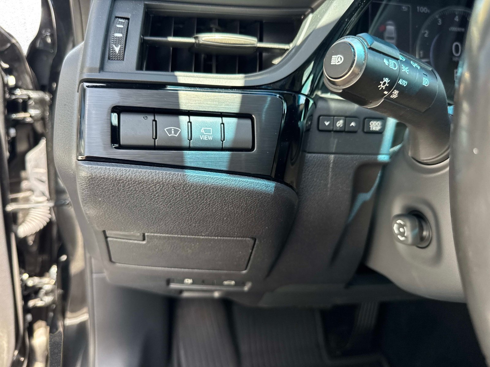 Certified 2022 Lexus ES 350 Ultra Luxury w/ Accessory Package 2 FWD image 30