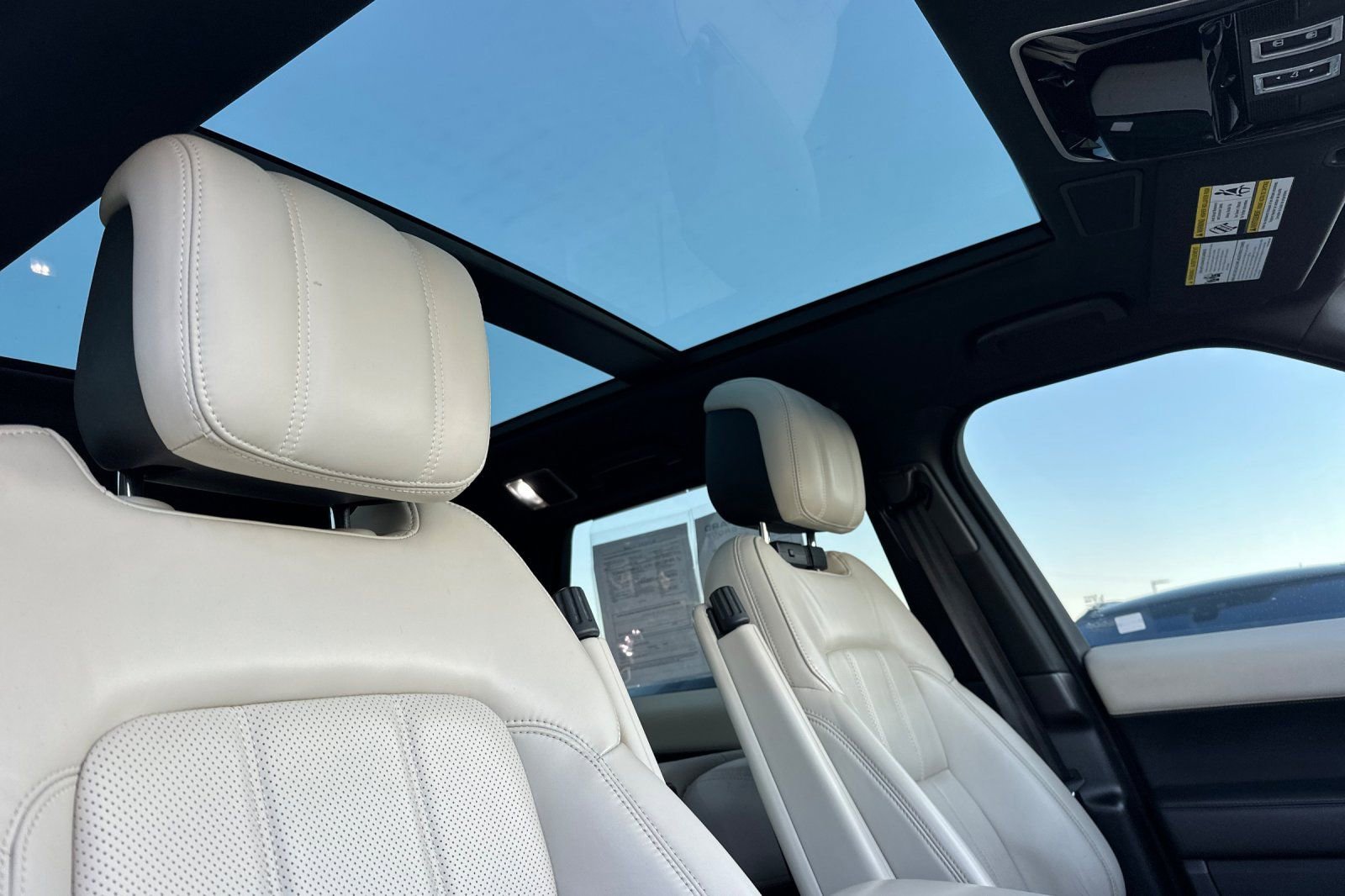 Used 2019 Land Rover Range Rover Sport HSE image 18