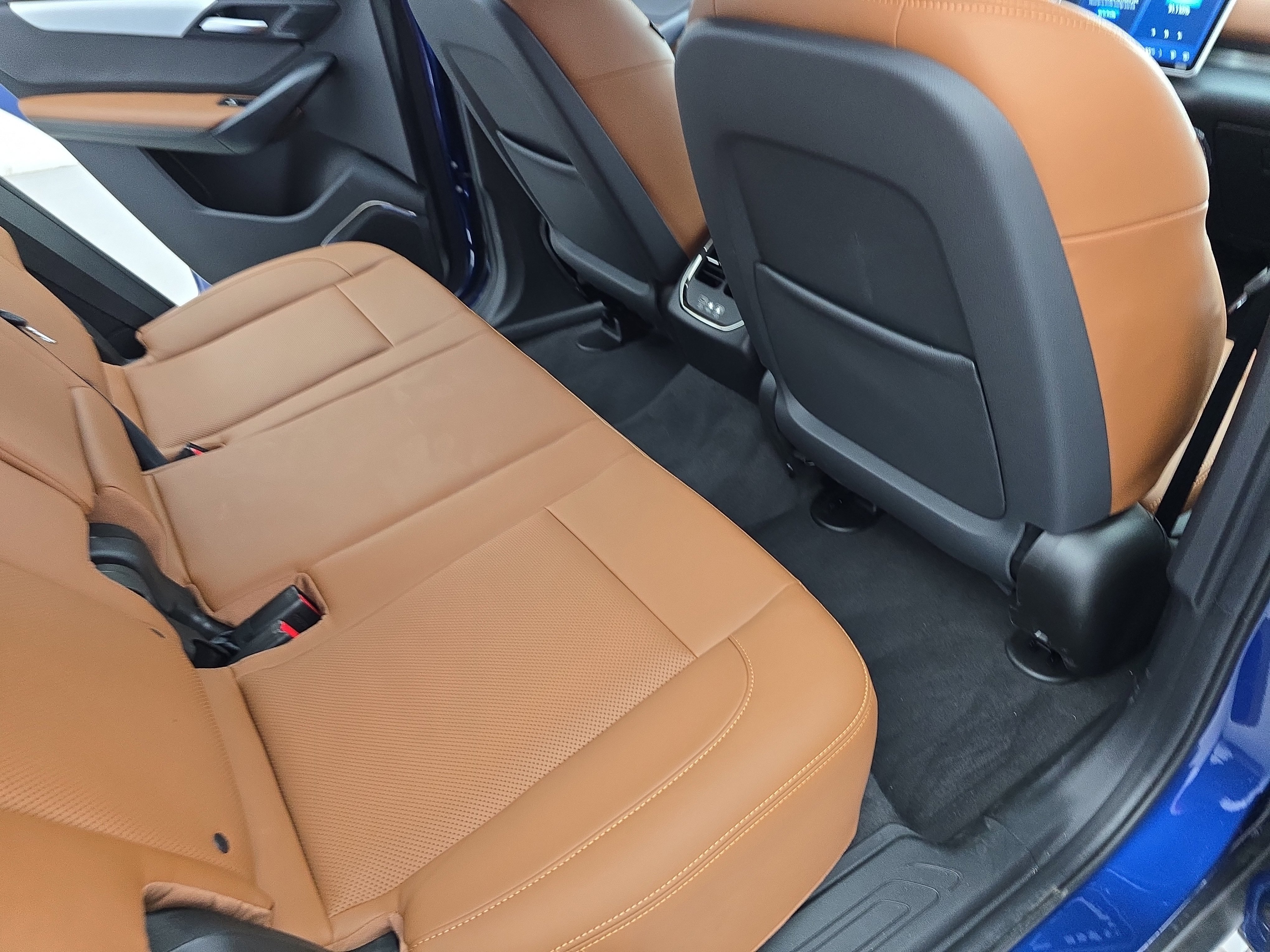 New 2025 VinFast VF 8 Plus image 11