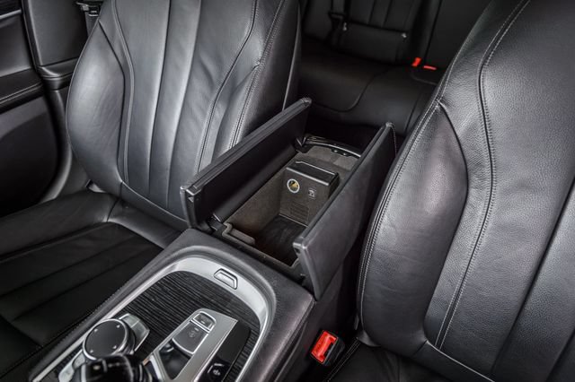 Used 2019 BMW 740i w/ M Sport Package RWD image 34