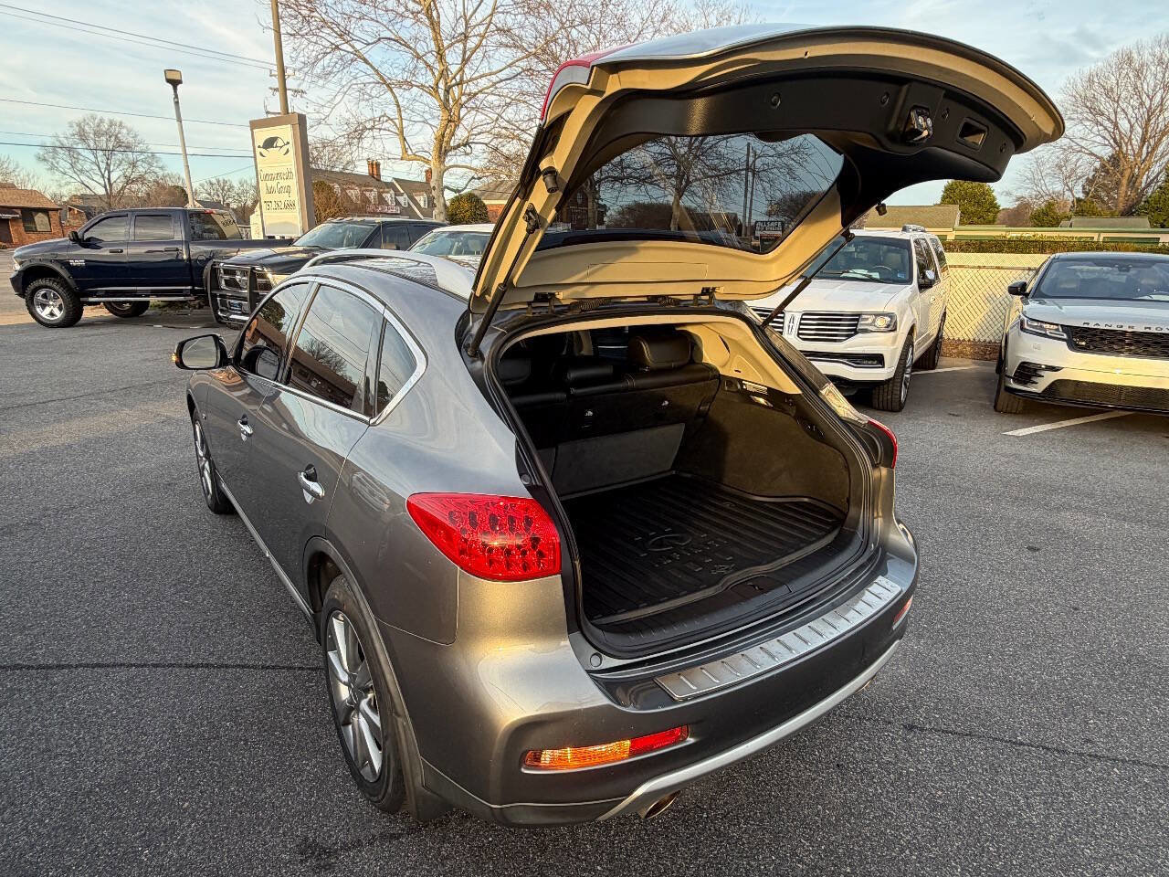 Used 2016 INFINITI QX50 Journey w/ Premium Package AWD/4WD image 10