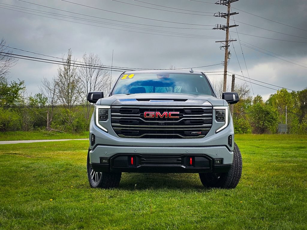 Used 2024 GMC Sierra 1500 AT4 w/ Technology Package AWD/4WD image 10