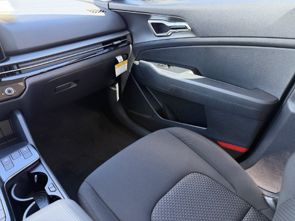 New 2027 Kia Sportage LX w/ LX Convenience Package FWD image 15