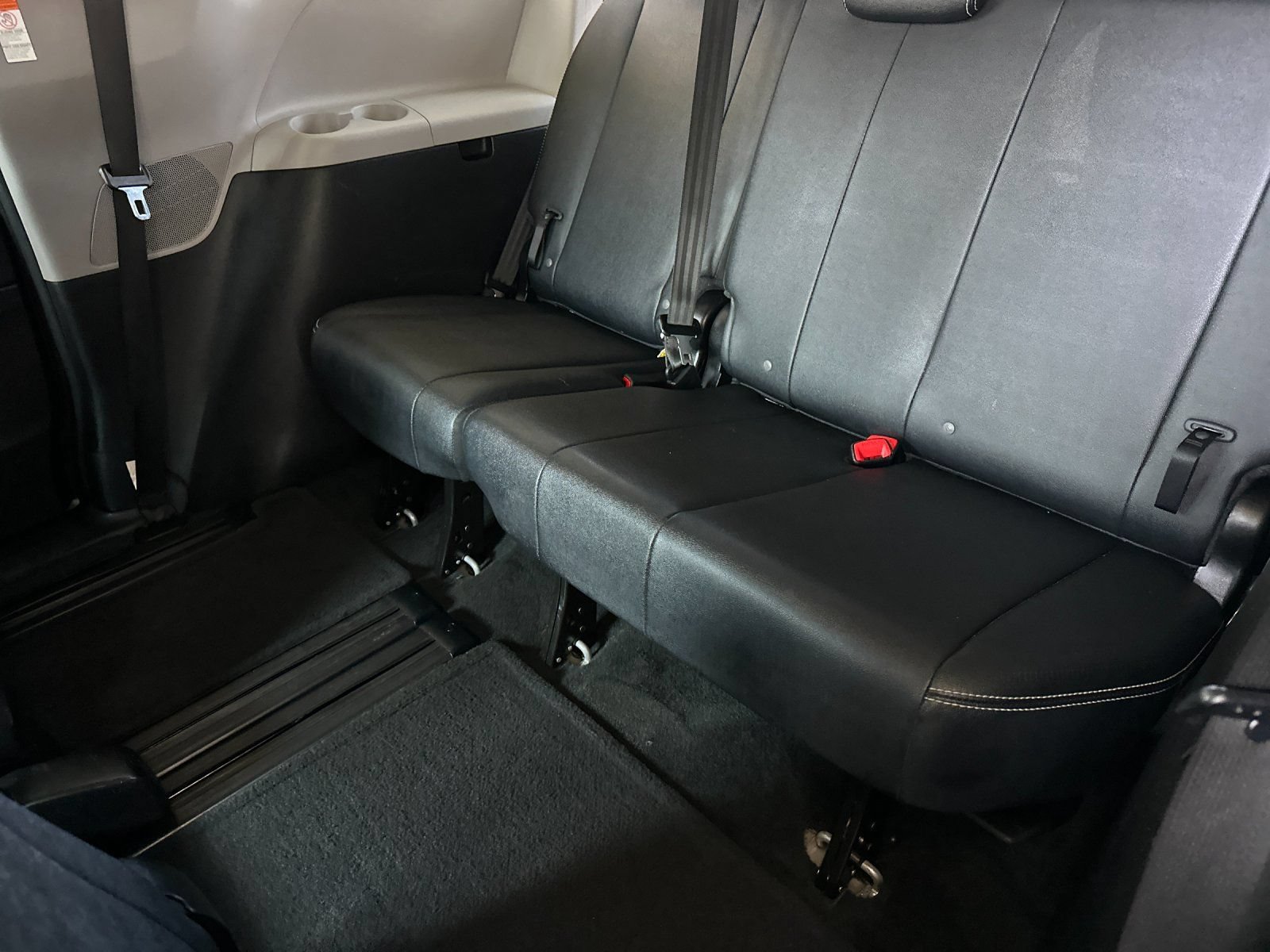 Used 2017 Toyota Sienna SE Premium FWD image 15