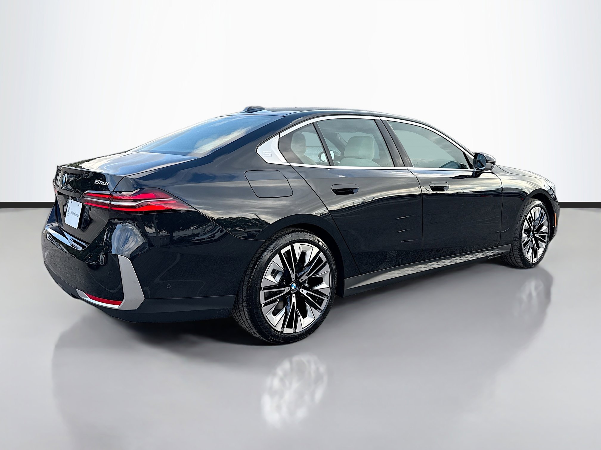 New 2026 BMW 530i w/ Convenience Package image 3