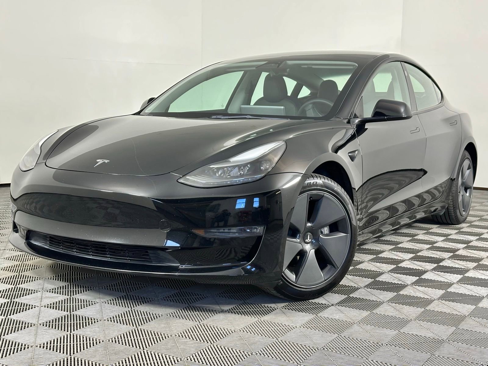 Used 2023 Tesla Model 3 Standard Range RWD image 40