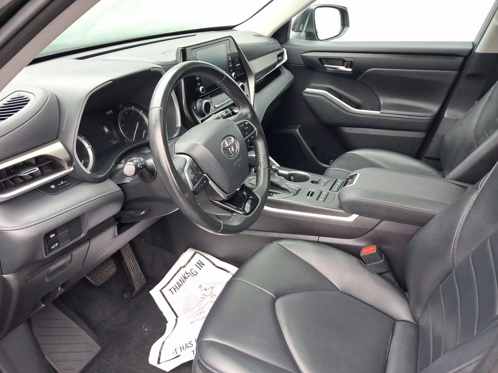 Used 2021 Toyota Highlander XLE AWD/4WD image 15