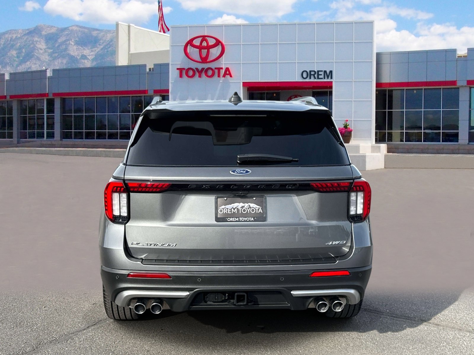 Used 2025 Ford Explorer Platinum w/ Ultimate Package AWD/4WD image 4