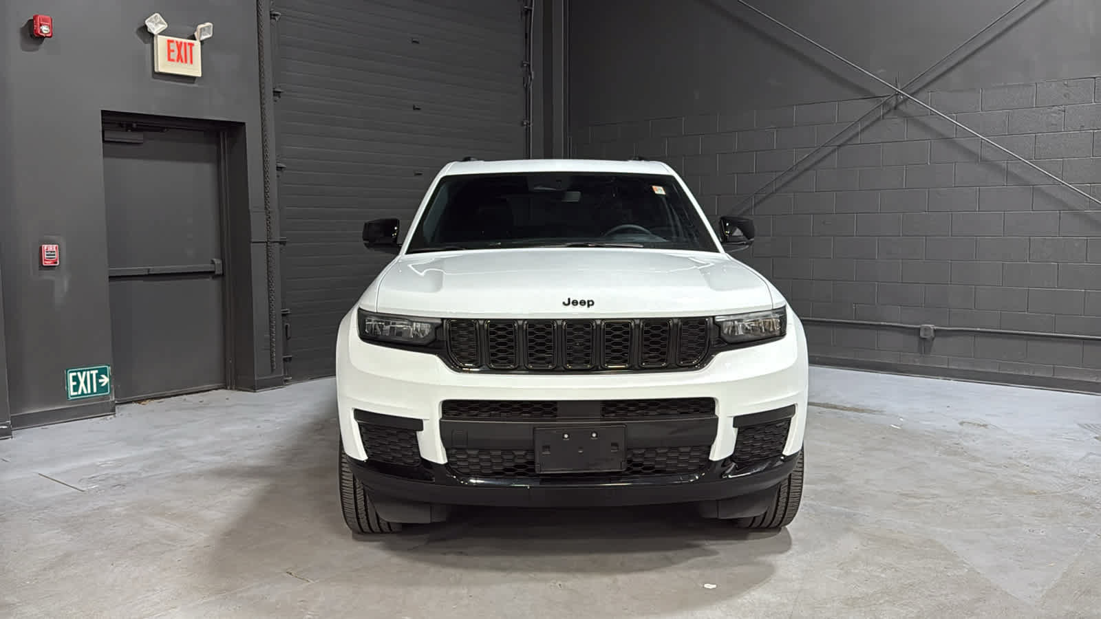 Used 2023 Jeep Grand Cherokee L Laredo AWD/4WD image 2