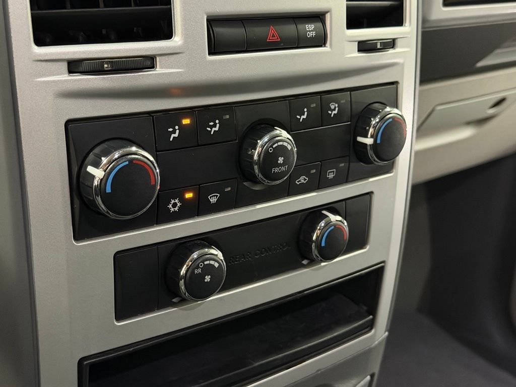 Used 2010 Chrysler Town & Country Touring FWD image 30