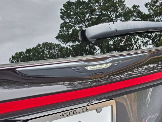 Used 2022 Chrysler Pacifica Limited w/ S Appearance Package FWD image 14