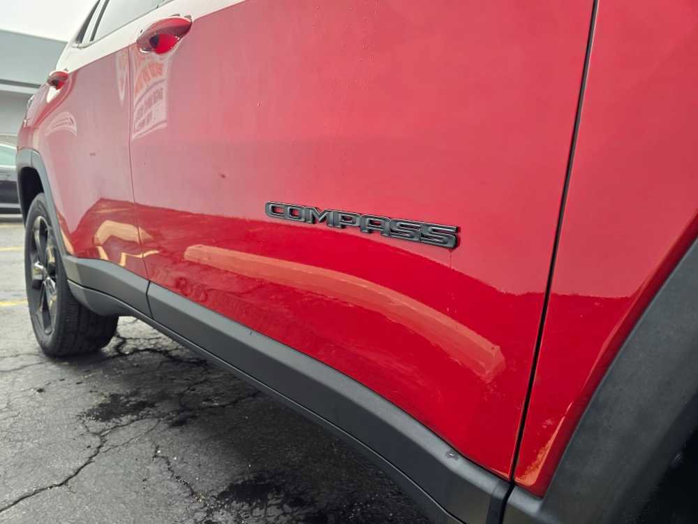 Used 2018 Jeep Compass Latitude w/ Popular Equipment Group image 9