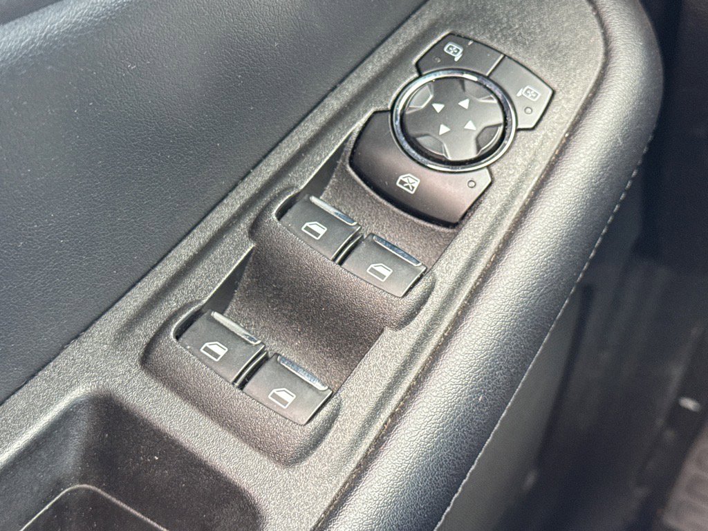 Used 2022 Ford Edge SEL image 17