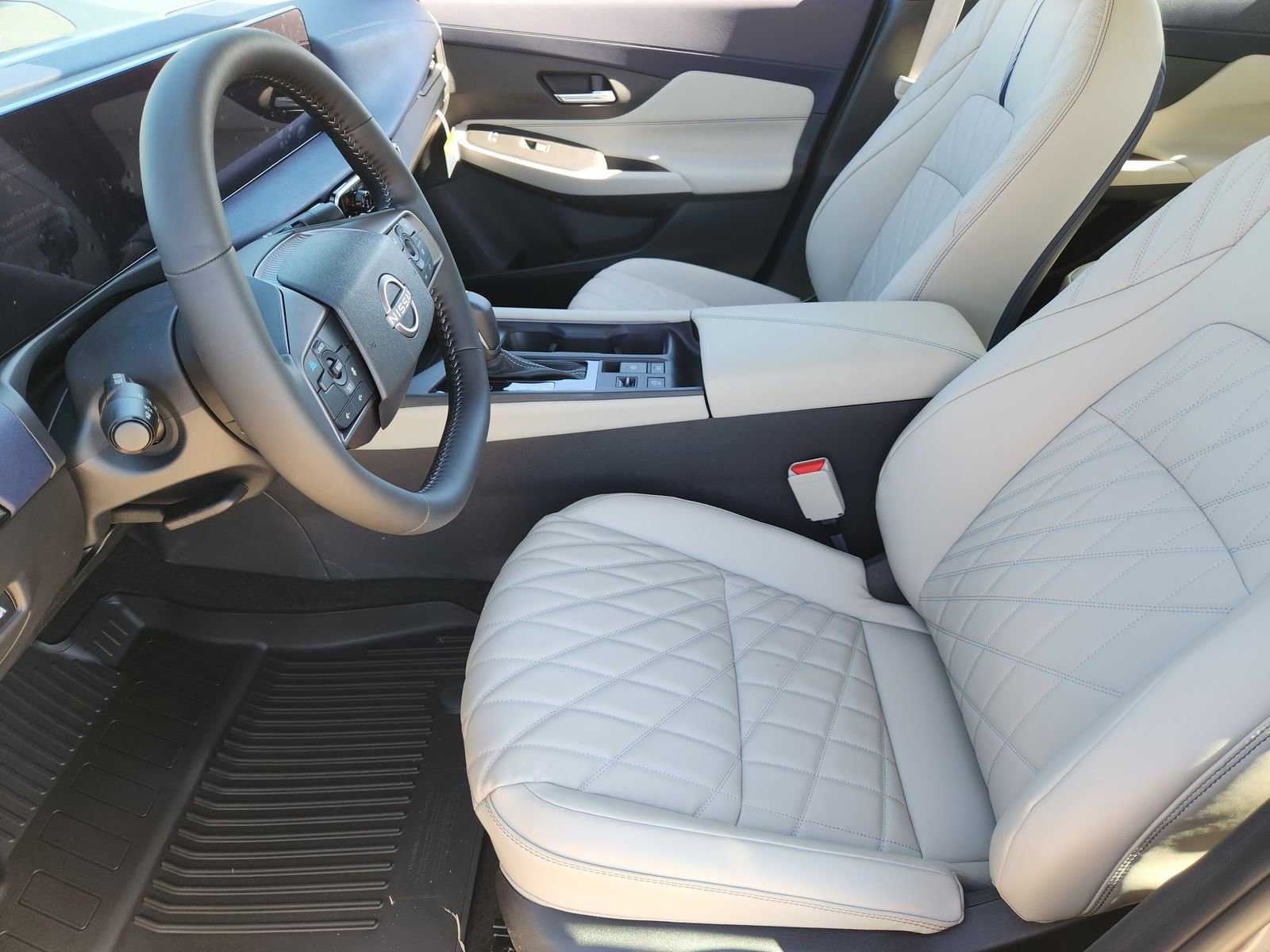 New 2026 Nissan Sentra SL w/ Floor Mat Package FWD image 13
