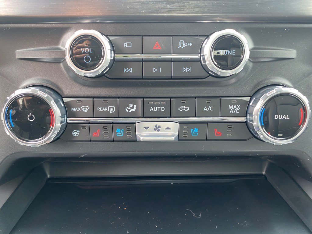 New 2025 Ford F250 Lariat image 25